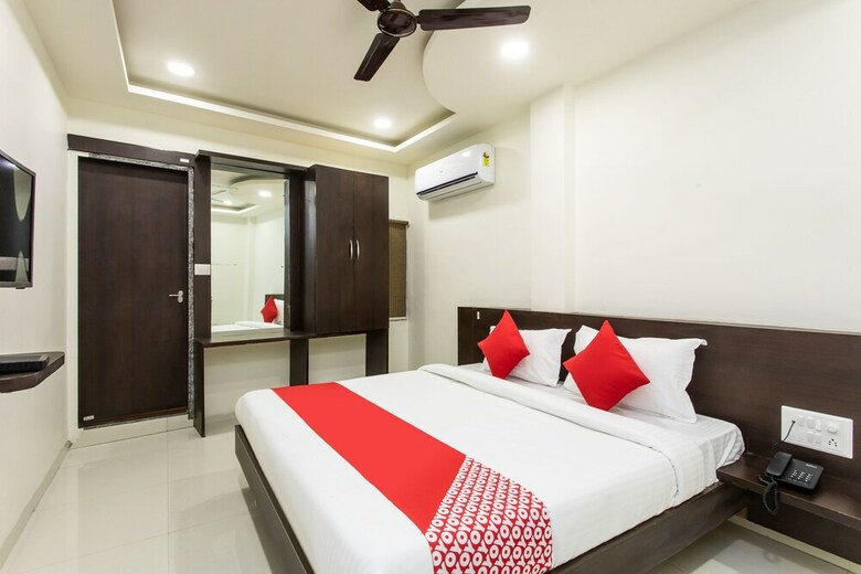 Oyo 23058 Hotel Aditya Regency