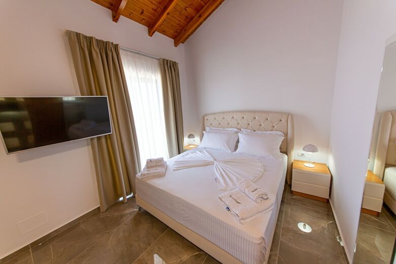 Hotel Santa Oliva Suites