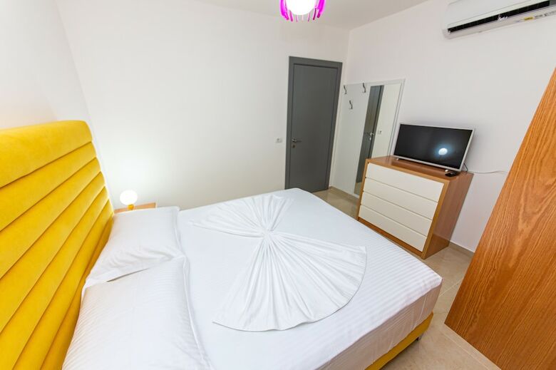Hotel Santa Oliva Suites