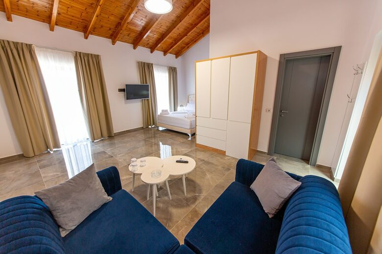 Hotel Santa Oliva Suites