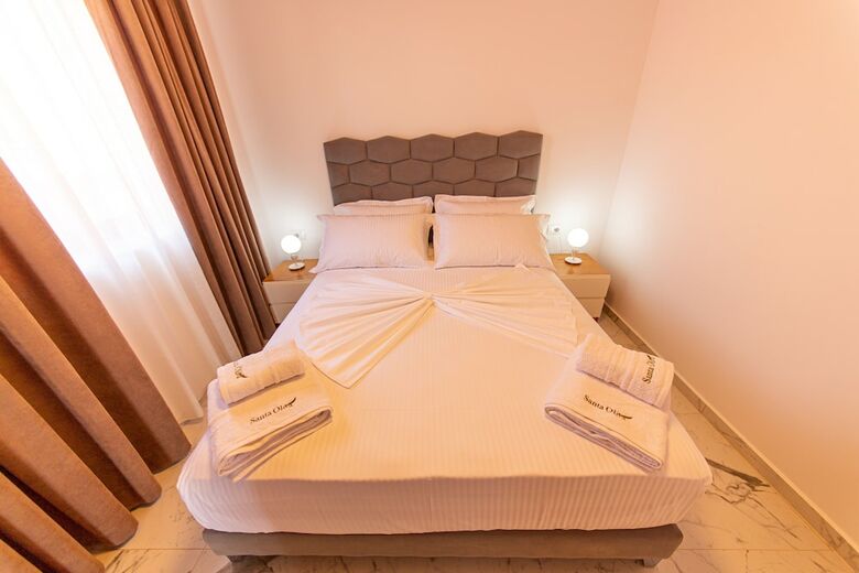 Hotel Santa Oliva Suites