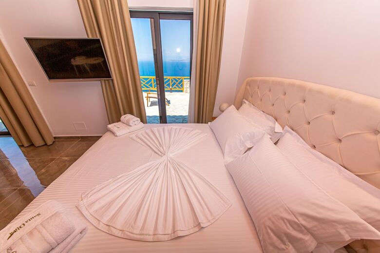Hotel Santa Oliva Suites