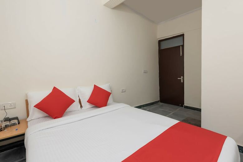 Hotel Oyo Flagship 45264 Opposite Paryavaran Complex Post Office