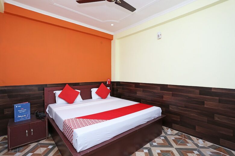Hotel Oyo 28801 Radhika Guest House