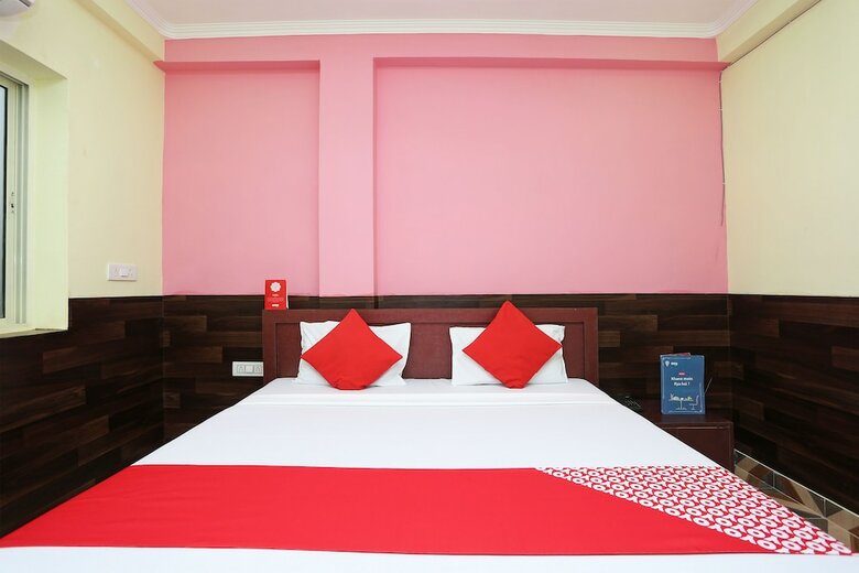 Hotel Oyo 28801 Radhika Guest House