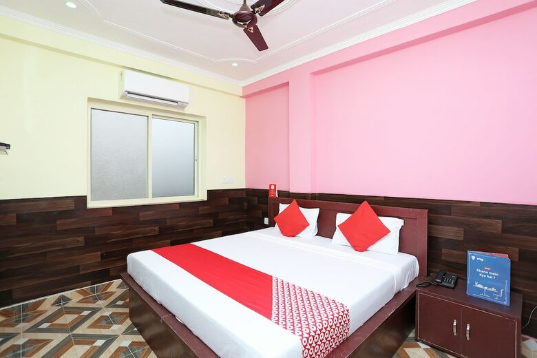 Hotel Oyo 28801 Radhika Guest House