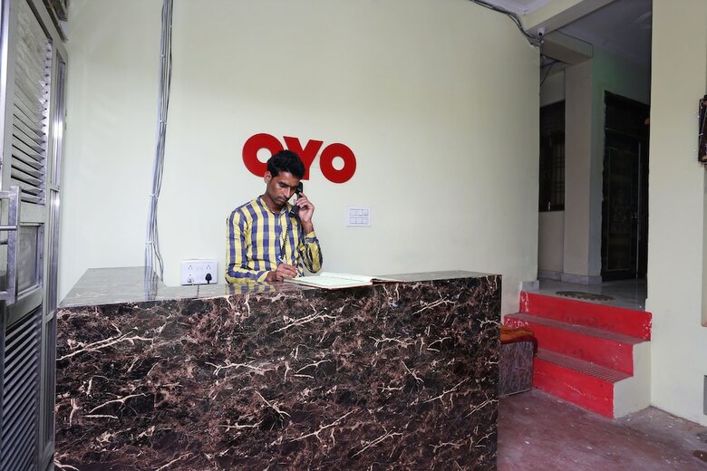 Hotel Oyo 28801 Radhika Guest House
