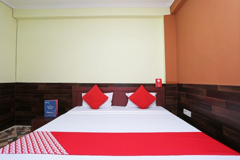 Hotel Oyo 28801 Radhika Guest House