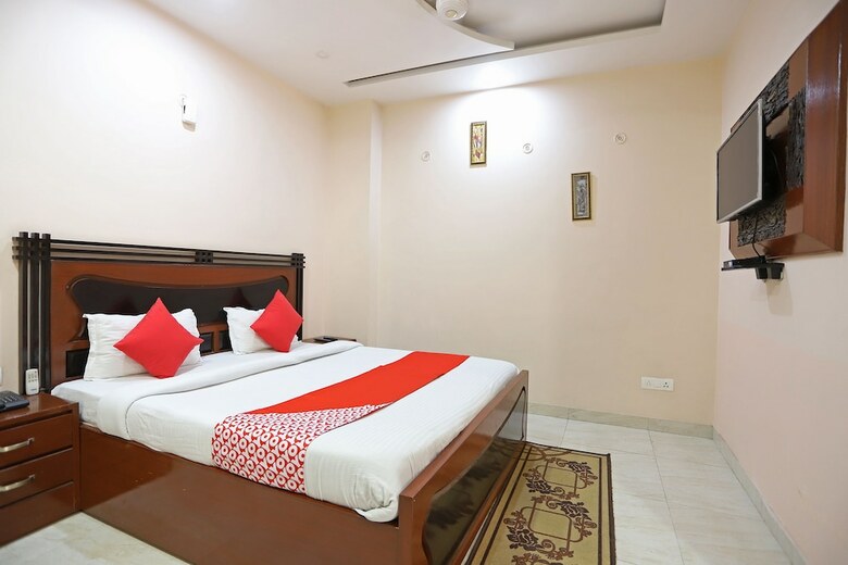 Oyo 43691 Hotel Rbs Inn