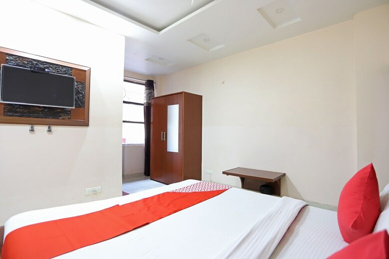 Oyo 43691 Hotel Rbs Inn