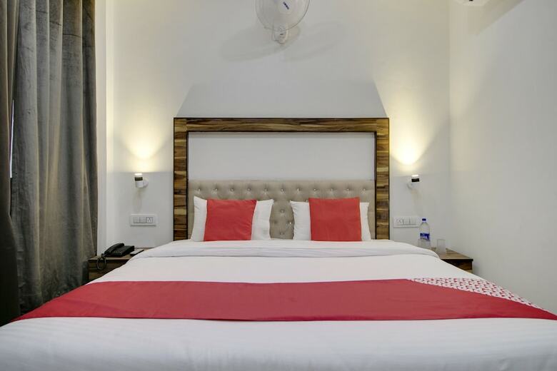 Hotel Oyo 37441 Crown Resorts