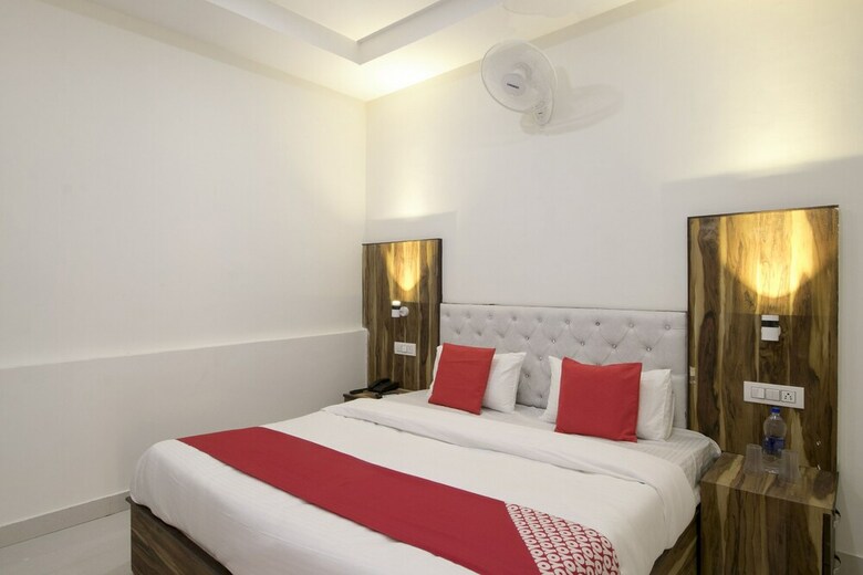 Hotel Oyo 37441 Crown Resorts