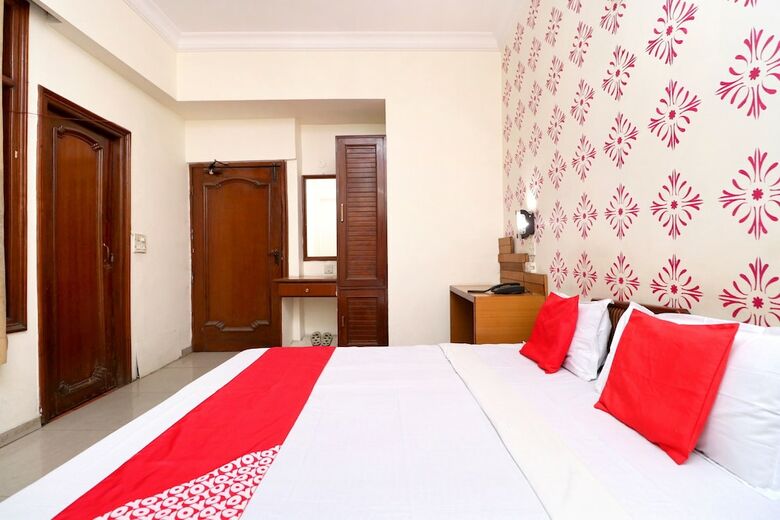 Oyo 8623 Hotel Destination