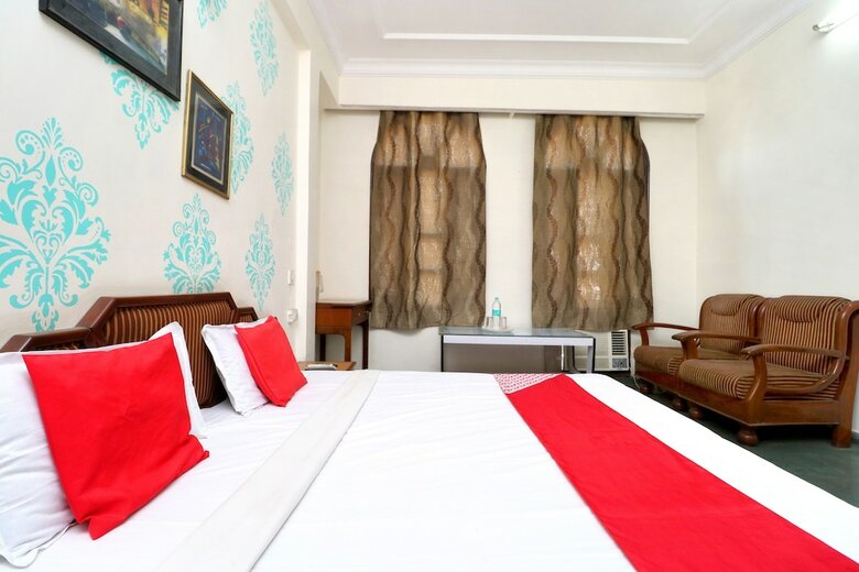 Oyo 8623 Hotel Destination