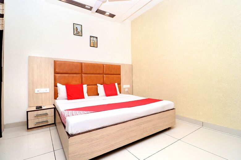 Oyo 37860 Hotel Batra