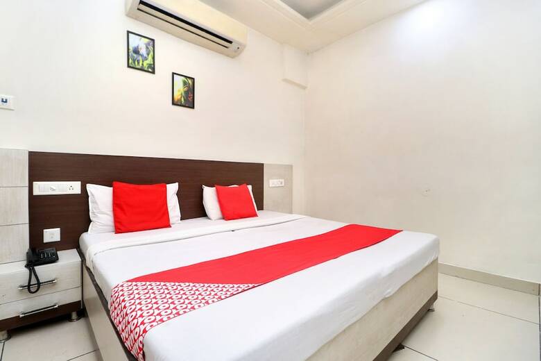 Oyo 37860 Hotel Batra