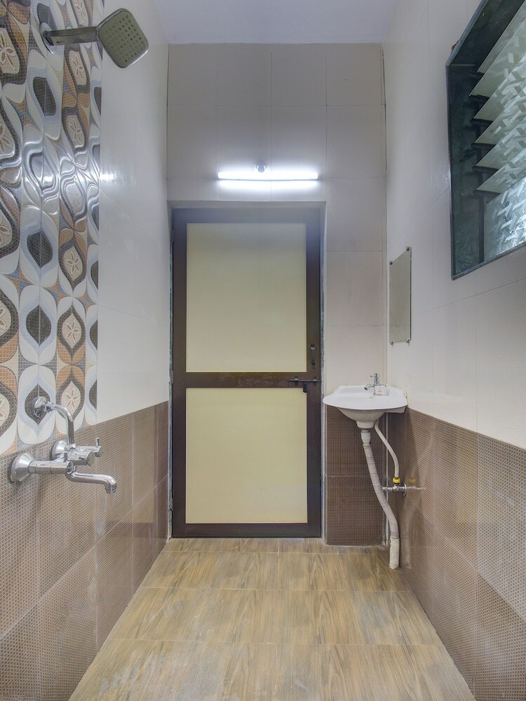 Oyo 37860 Hotel Batra