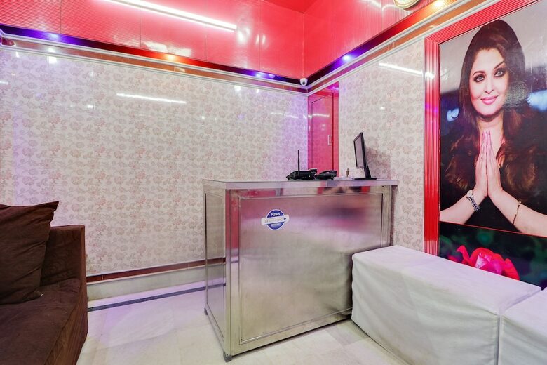 Spot On 45094 Hotel Madhu Complex