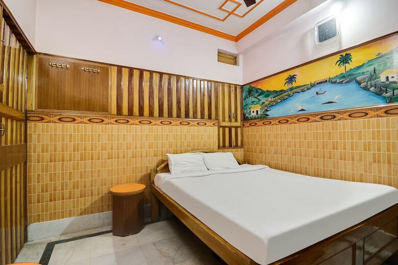 Spot On 45094 Hotel Madhu Complex