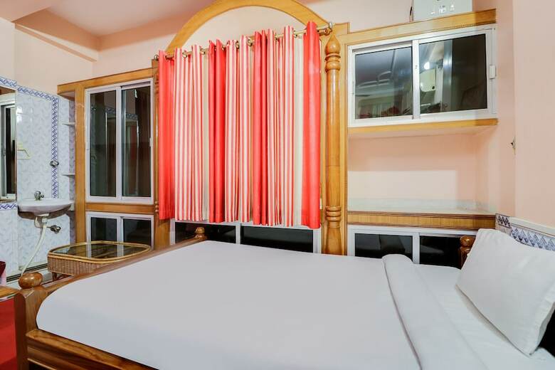 Spot On 45094 Hotel Madhu Complex