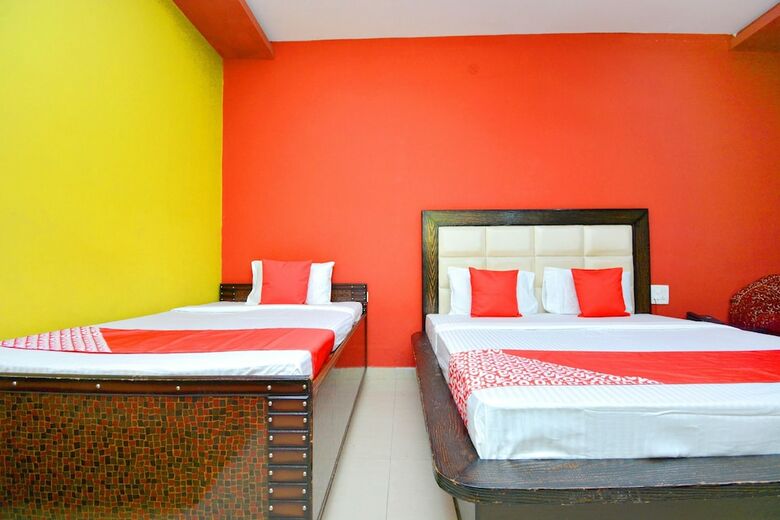 Hotel Oyo 39889 Palace Plaza