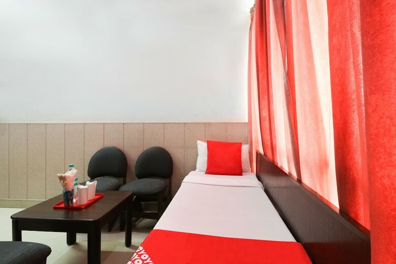 Hotel Oyo 46437 Malik Regency