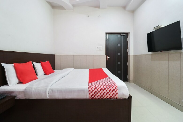 Hotel Oyo 46437 Malik Regency