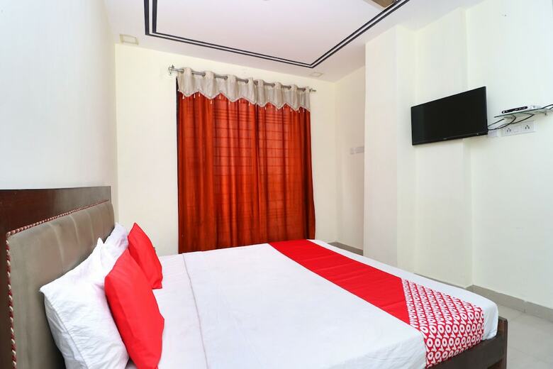 Oyo 39635 Hotel Shree Om