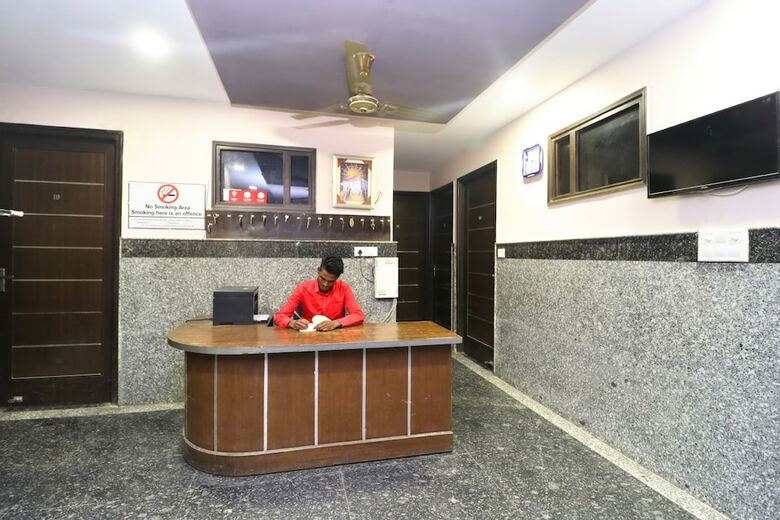 Oyo 39635 Hotel Shree Om
