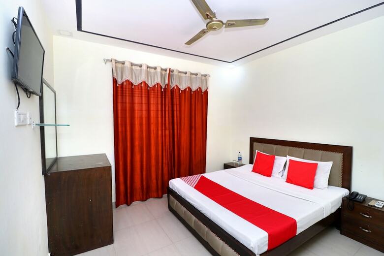 Oyo 39635 Hotel Shree Om