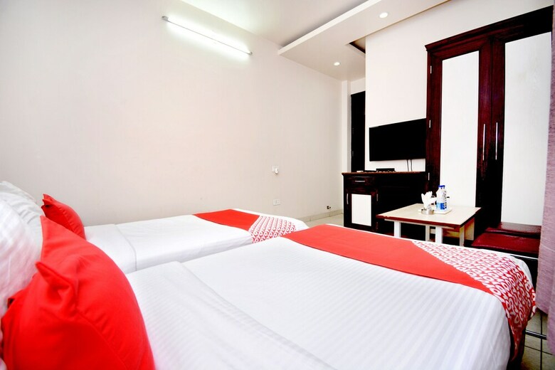 Hotel Oyo 8361 Leela Residency