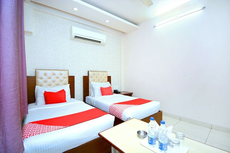 Hotel Oyo 8361 Leela Residency