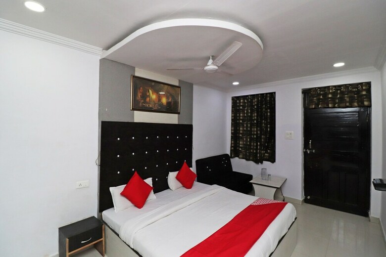 Oyo 43850 Hotel Mn Galaxy