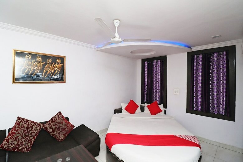 Oyo 43850 Hotel Mn Galaxy