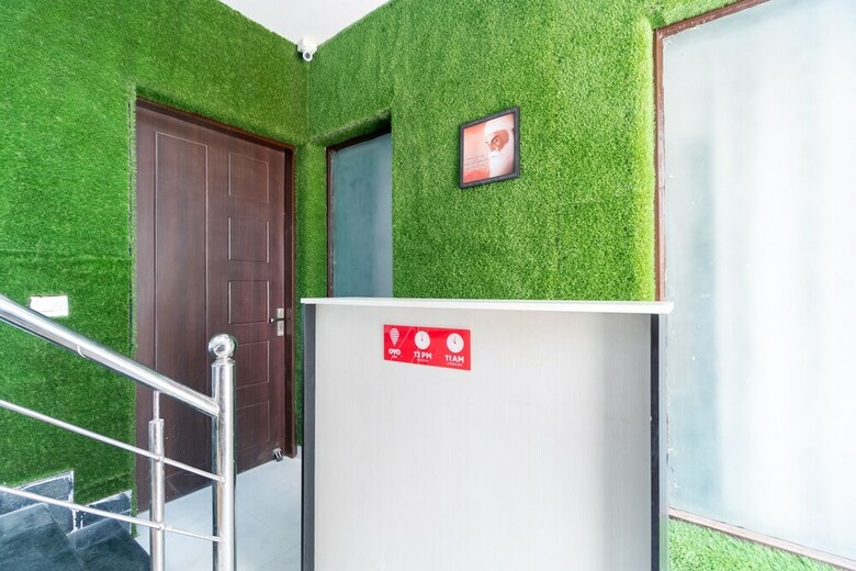Hotel Oyo 40460 Paradise Studio