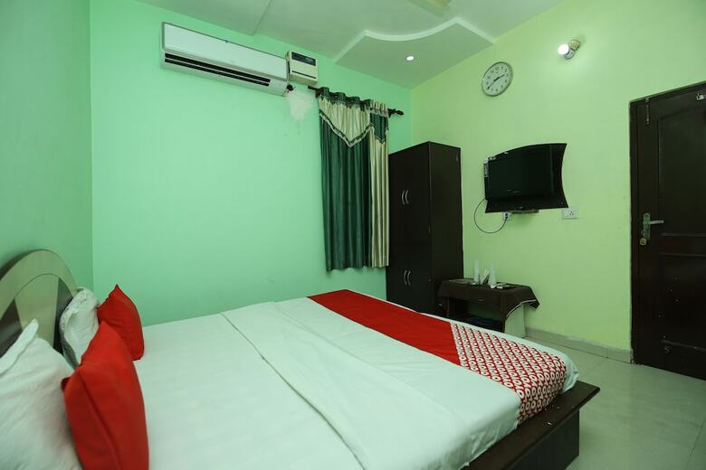 Oyo 40458 Hotel Deep Palace