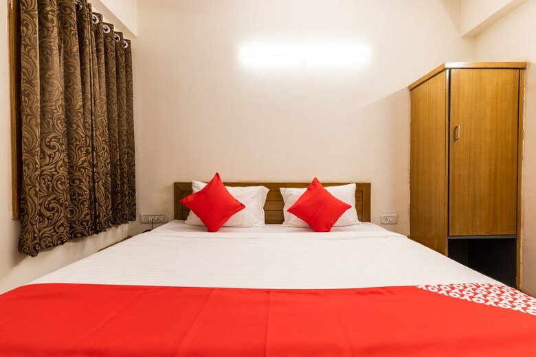 Oyo 28360 Hotel Rajdeep