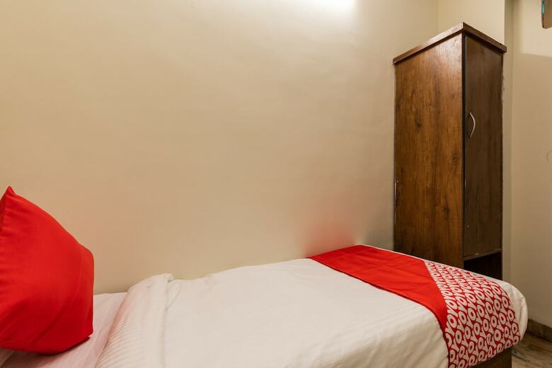 Oyo 28360 Hotel Rajdeep