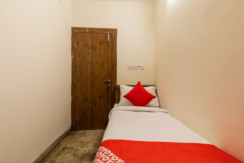 Oyo 28360 Hotel Rajdeep