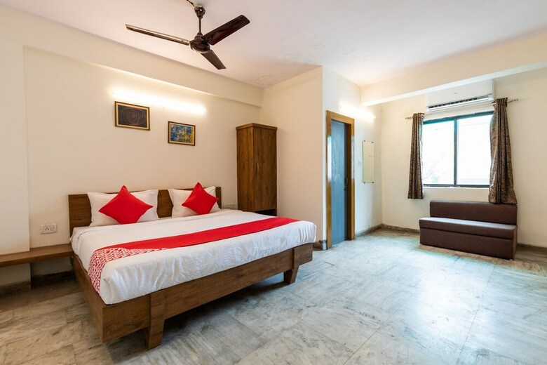 Oyo 28360 Hotel Rajdeep