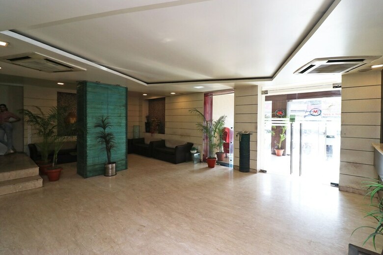 Capital O 1382 Mohan Hotel