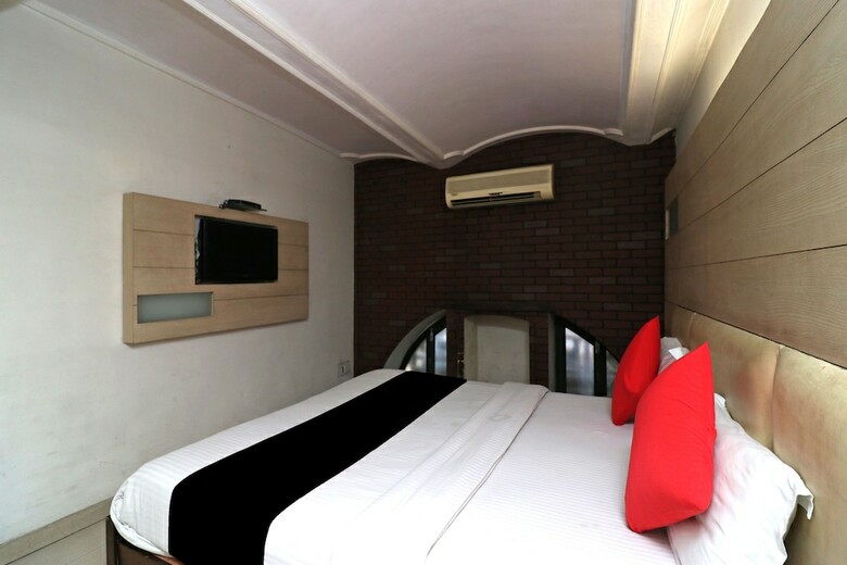 Capital O 1382 Mohan Hotel