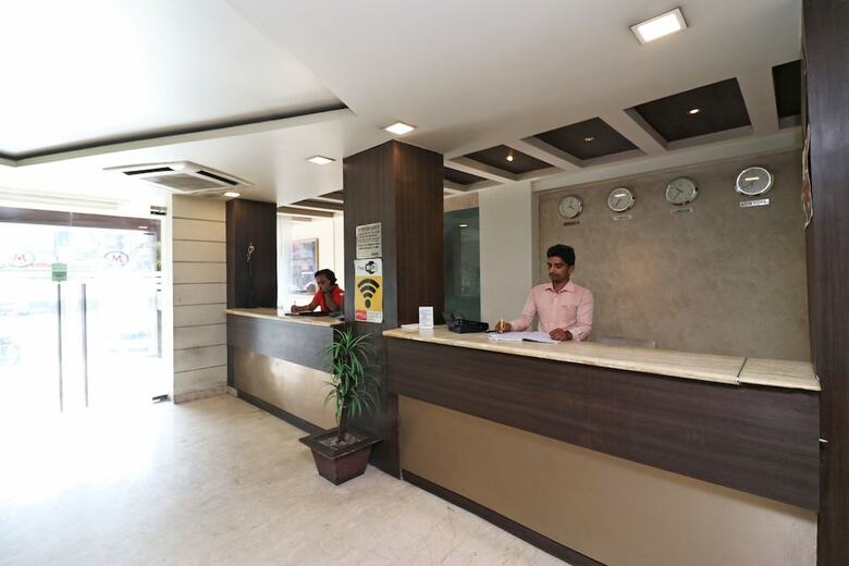 Capital O 1382 Mohan Hotel