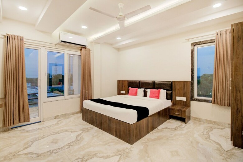 Capital O 44207 Hotel Krishnaraj