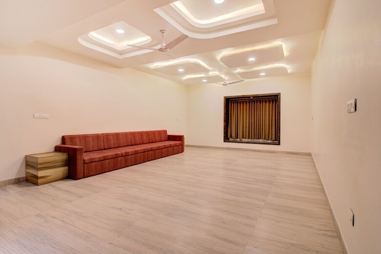 Capital O 44207 Hotel Krishnaraj