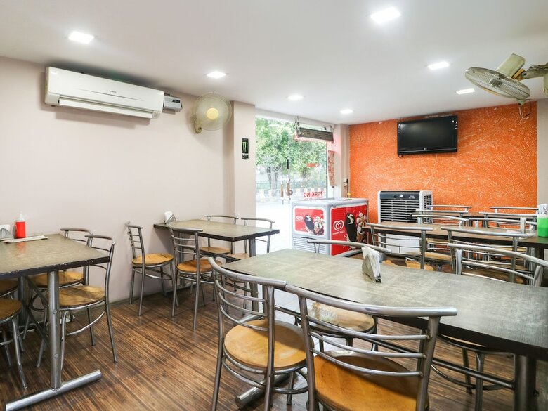 Hotel Oyo 46349 Malaya House