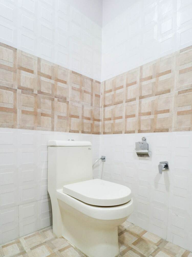 Hotel Oyo 46349 Malaya House