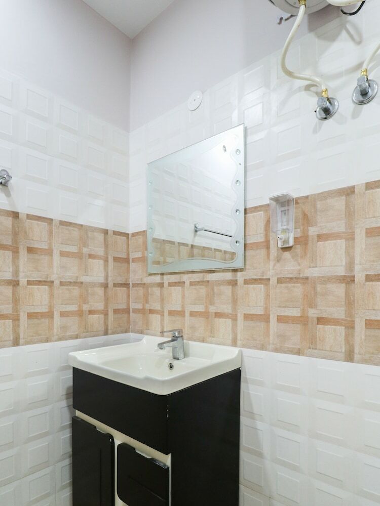 Hotel Oyo 46349 Malaya House