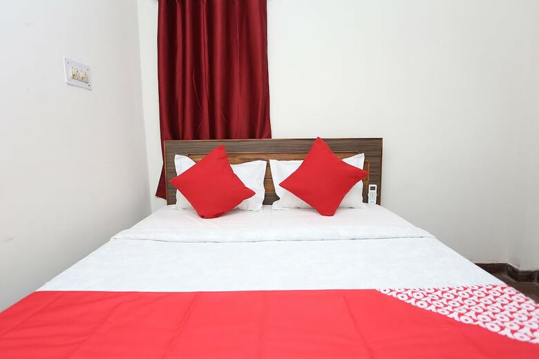 Oyo 36007 Hotel Mahendra