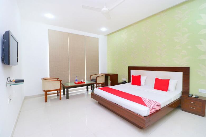 Hotel Oyo 40037 Lazeez